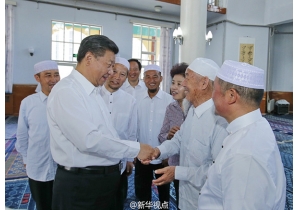 习近平在宁夏考察.2016�?�?0日消...